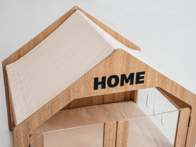 Drewniany domek dla zwierząt MILU – komfort, styl i bezpieczeństwo