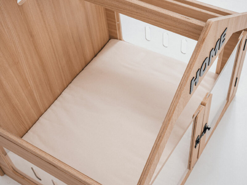 Drewniany domek dla zwierząt MILU – komfort, styl i bezpieczeństwo